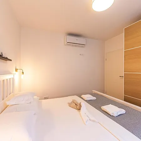 Stunning In Kastel Novi With Wifi Apartment *
