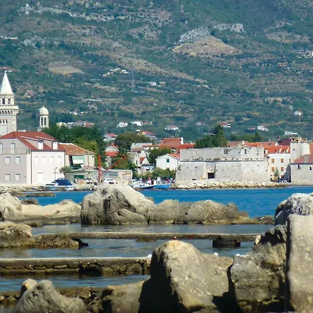 Stunning In Kastel Novi With Wifi Apartment *
